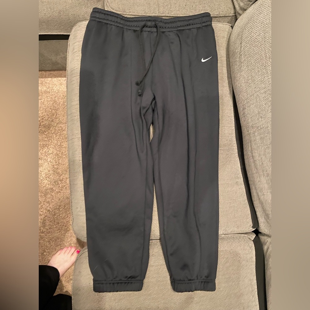 Women’s Nike Thermafit Sweatpants Size XL
